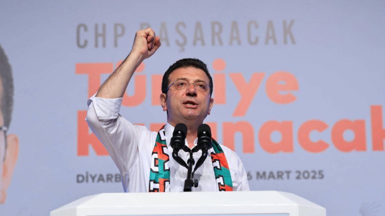 İBB iddianamesinde detaylar: Çuval çuval paraları özel jetlerle yurt dışına kaçırdılar