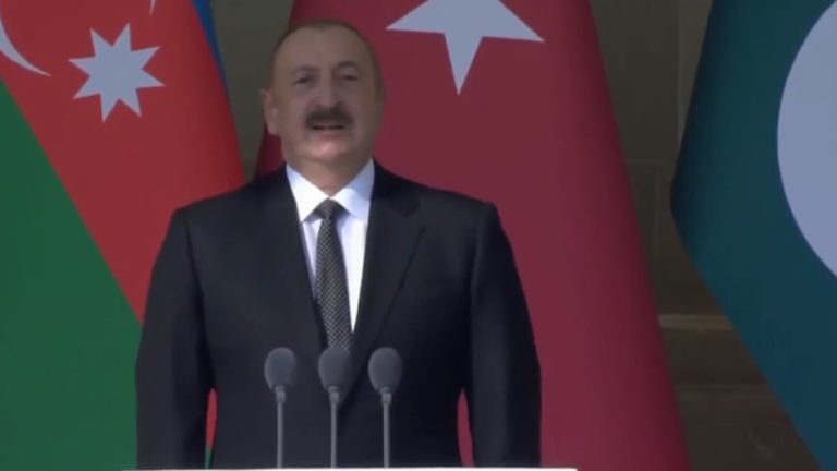İlham Aliyev’den Ermenistan’a gönderme: Artık hücrede Azerbaycan çayı içiyorlar