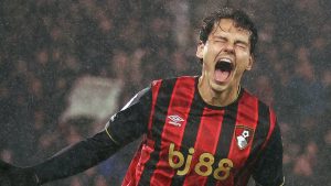 İngiliz basını Enes Ünal’ı övdü!