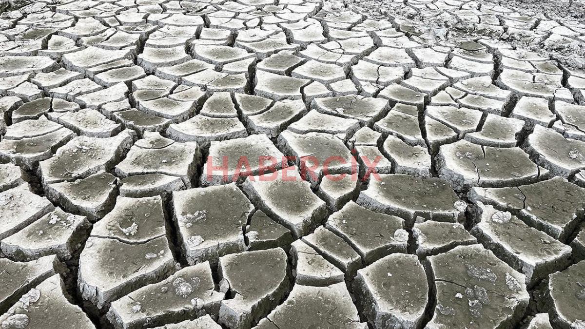İran’da barajların doluluk oranı yüzde 3’ün altına düştü