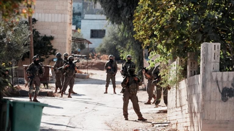 İsrailliler, Batı Şeria’da camiyi ateşe verdi