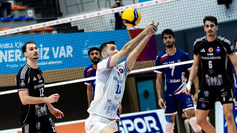 İstanbul Büyükşehir Belediyespor, Halkbank’ı mağlup etti