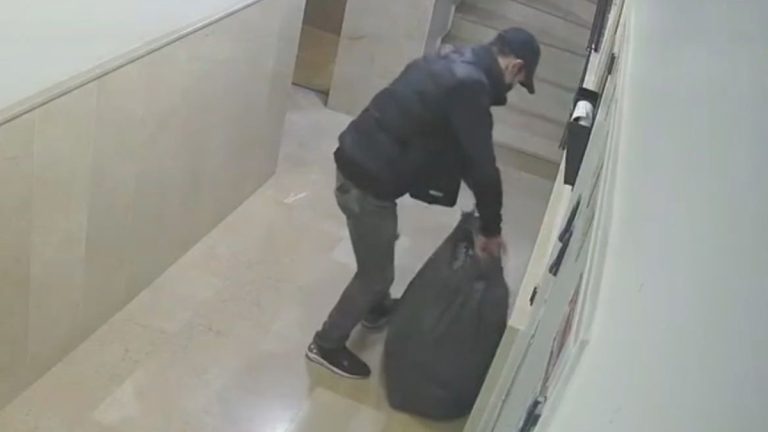 İstanbul Gaziosmanpaşa’da ayakkabı hırsızlığı kamerada