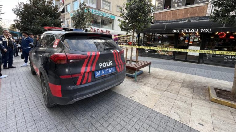 İstanbul Küçükçekmece’de kafede silahlı saldırıda kan aktı