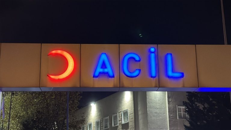 İstanbul Ümraniye’de lokum yiyen 40 öğrenci hastanelik oldu