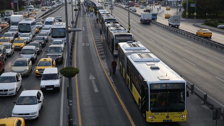 İstanbul’da Metrobüslerle İlgili Yeni Karar: Özel Günlerde Güzergahı Değişiyor