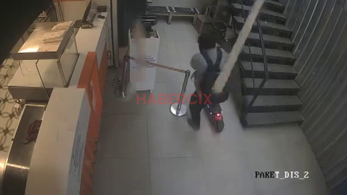 İstanbul’da mevtten kıl hissesi kurtuldu: Kalas kesimi, yoldan geçen vatandaşın üzerine düştü