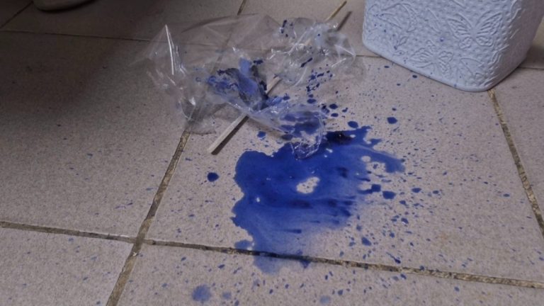 İstanbul’da pamuk şekerin içinden besin boyası çıktı