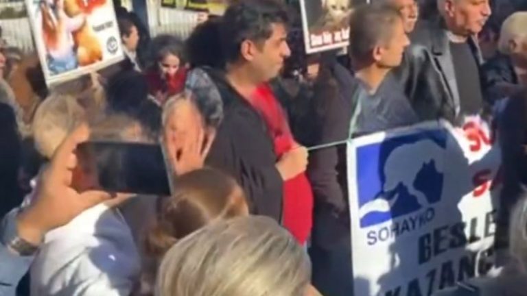 İstanbul’da valiliğin kararına tepki gösterenler eylemde