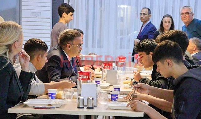 İzmir İl Millî Eğitim Müdürü Dr. Ömer Yahşi, Şehit Prof. Dr. İlhan Varank Anadolu İmam Hatip Lisesi Pansiyonunu Ziyaret Etti