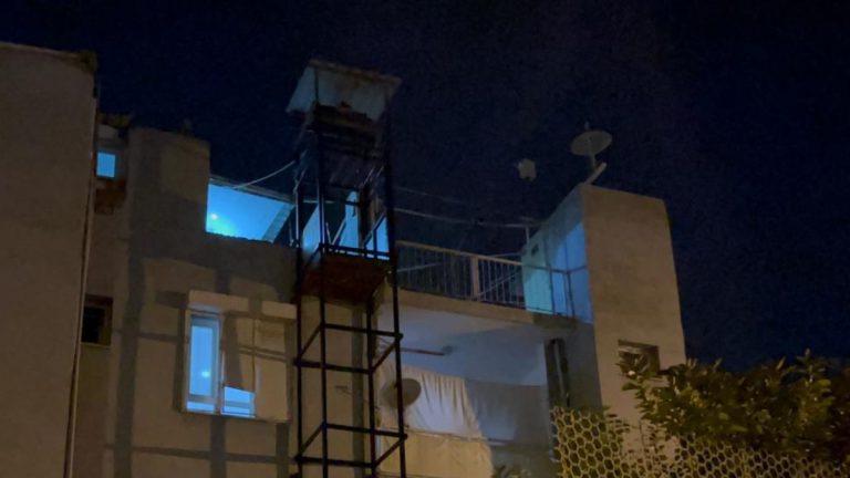 İzmir’de engelli kardeşi için yaptırdığı asansörden düşen bayan öldü