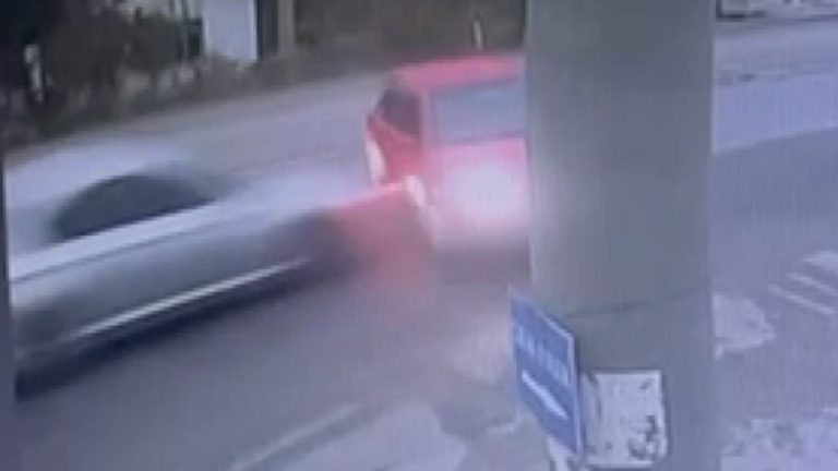 İzmir’de feci kaza: 2 ölü, 4 yaralı