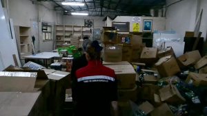 İzmir’de son tüketim tarihi geçmiş 30 ton besin ele geçirildi