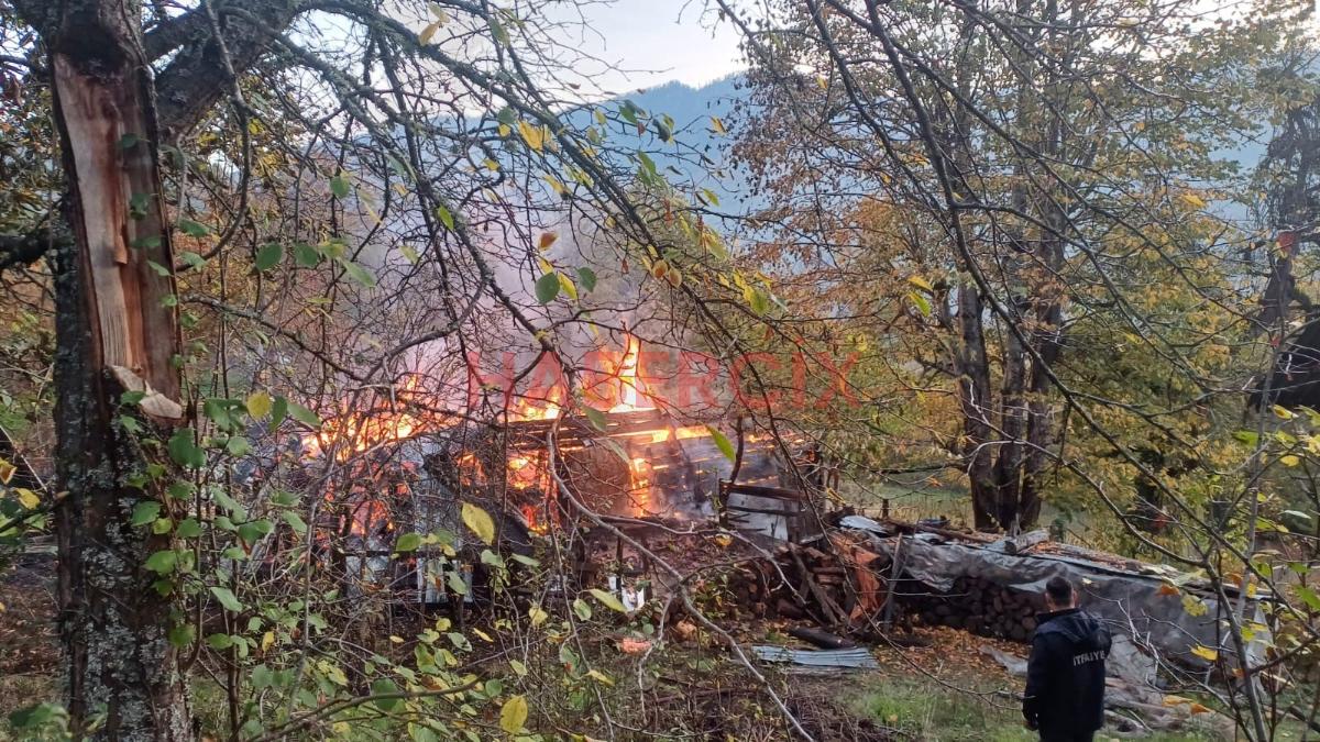 Karabük’te ahşap evde yangın: 5 kişi dumandan etkilendi