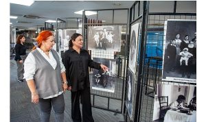 Karşıyaka Belediyesi’nden fotoğraf tarihine ışık tutan stant