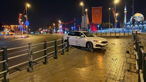 Kayseri’de uyuyan şoför kaza yaptı