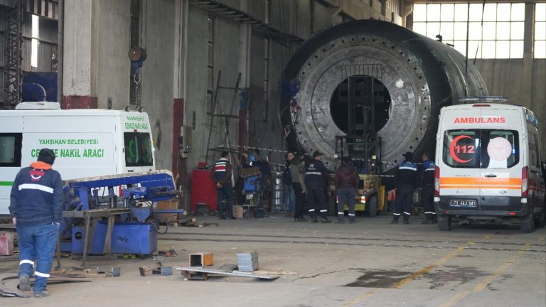 Kırıkkale’de 2 işçinin 3 ton ağırlığındaki sacın altında kalmasına ilişkin 3 gözaltı