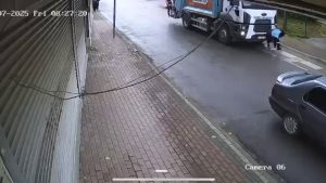 Kocaeli’de belediye personelinin hayatını kaybettiği fecî kaza kamerada