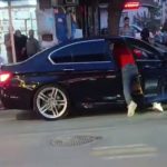 Kocaeli’de bir kişi eşiyle bağı olduğunu düşündüğü şahsı tekraren bıçakladı