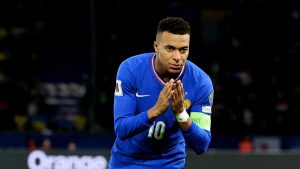 Kylian Mbappe, sakatlığı nedeniyle milli takım kampından ayrıldı