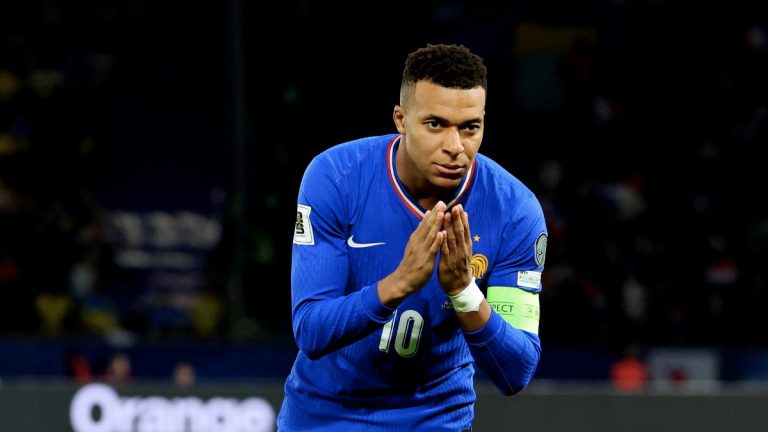 Kylian Mbappe, sakatlığı nedeniyle milli takım kampından ayrıldı