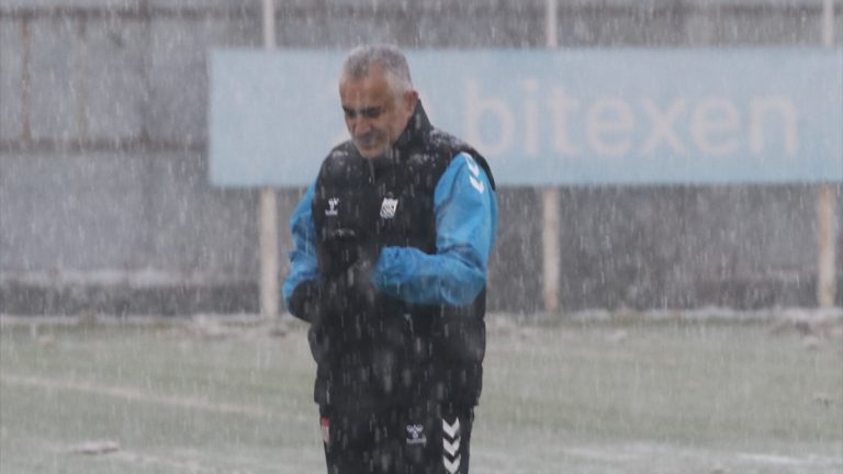 Mehmet Altıparmak: Play-off potasının içinde yer almak istiyoruz