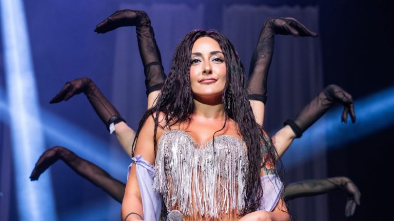 Melek Mosso boşanma sonrası yaptığı açıklamayla gündem oldu