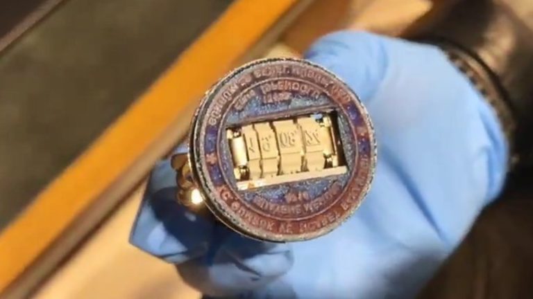 Mersin’de gümrükçülere rüşvet operasyonu