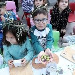 Minik Eller Zeytinle Buluştu