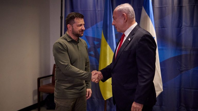 Mossad’ın eski başkanı Cohen’den Zelensky’e: Zavallı, yeterli bir Yahudi komedyen