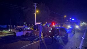 Muğla’da 2 otomobil kafa kafaya çarpıştı: 3 yaralı