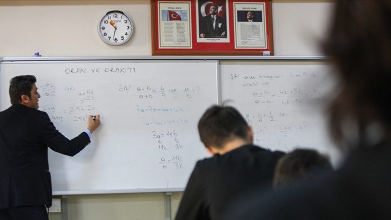 Okullarda orta tatil sonrası birinci ders zili çaldı