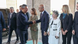 Özgür Özel’in Meclis’teki spor tarzı dikkati çekti