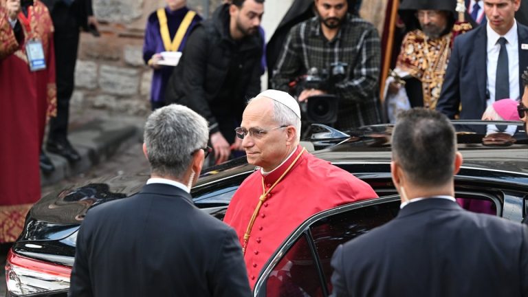 Papa 14. Leo, Ermeni Apostolik Katedrali’nde