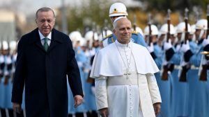 Papa’nın Türkiye ziyareti dünya basınında gündem oldu