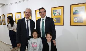 Rıfat Ilgaz’ın Öksüz Civciv’i çocukların karikatürlerinde hayat buldu