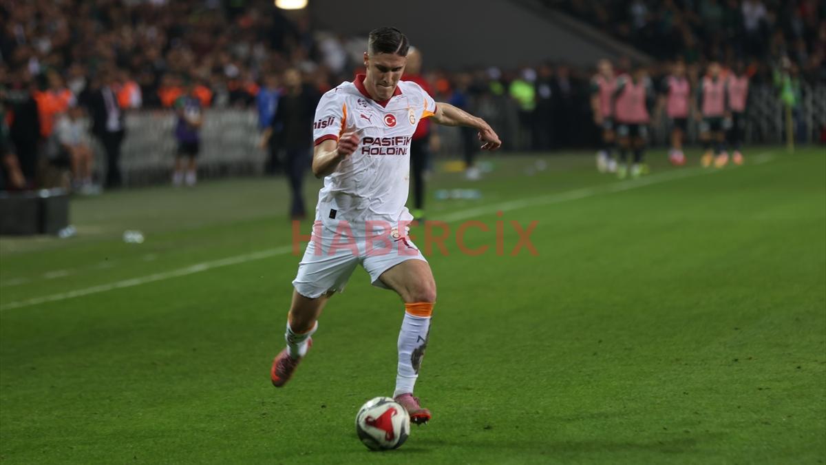 Roland Sallai: Hala lideriz