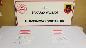 Sakarya’da satışa hazır halde getirilen uyuşturucuları jandarma yakaladı
