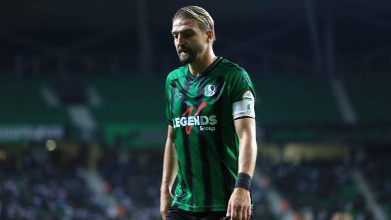 Sakaryaspor’da takım dışı kalan Caner Erkin geri döndü: 6 maçta 2 sarı, 2 kırmızı, 2 asist…