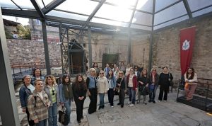 Sanat ve tarihi buluşturan Kıllıoğlu Hamamı’na ağır ilgi