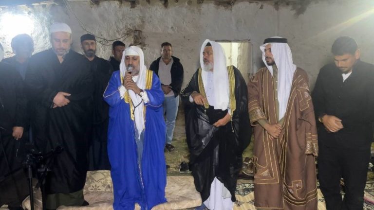 Şanlıurfa’da kendi kendine yanan ev için zikir çektiler