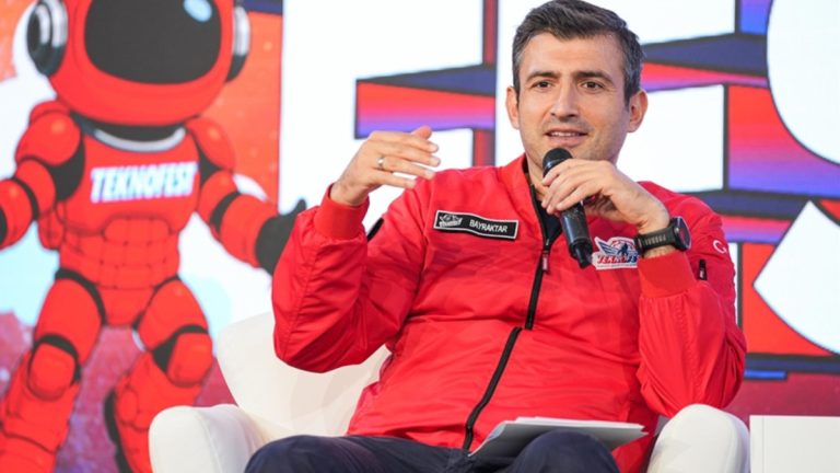 Selçuk Bayraktar’a profesöründen övgü: Muvaffakiyetinin sırrı azim ve kararlılığı