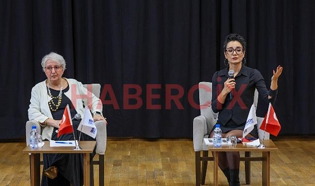 Şule Aydın ile “Tımarhaneden Haber Var” Bakırköy’deydi