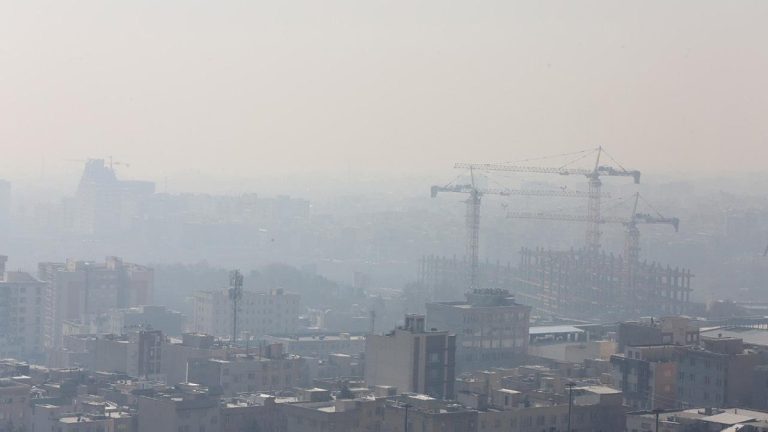 Tahran’da hava kirliliğinin yüzde 22’si motosiklet kaynaklı