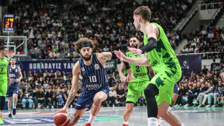 TOFAŞ, Anadolu Efes karşısında kazandı