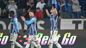Trabzonspor, tepe yarışını sürdürdü