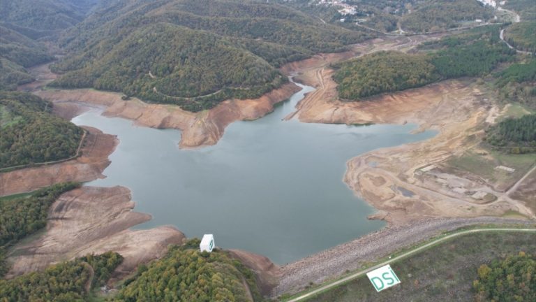 Yalova’nın su ihtiyacını karşılayan Gökçe Barajı’nda su seviyesi yüzde 10’a geriledi