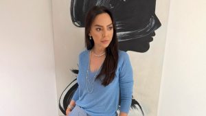 Yeni kareler yayınladı! Ebru Gündeş, maviler içinde