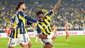Fenerbahçe, derbide puanı uzatmada kaptı