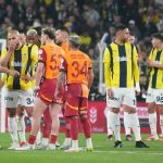 Fenerbahçe – Galatasaray derbisinde kartlar havada uçuşuyor